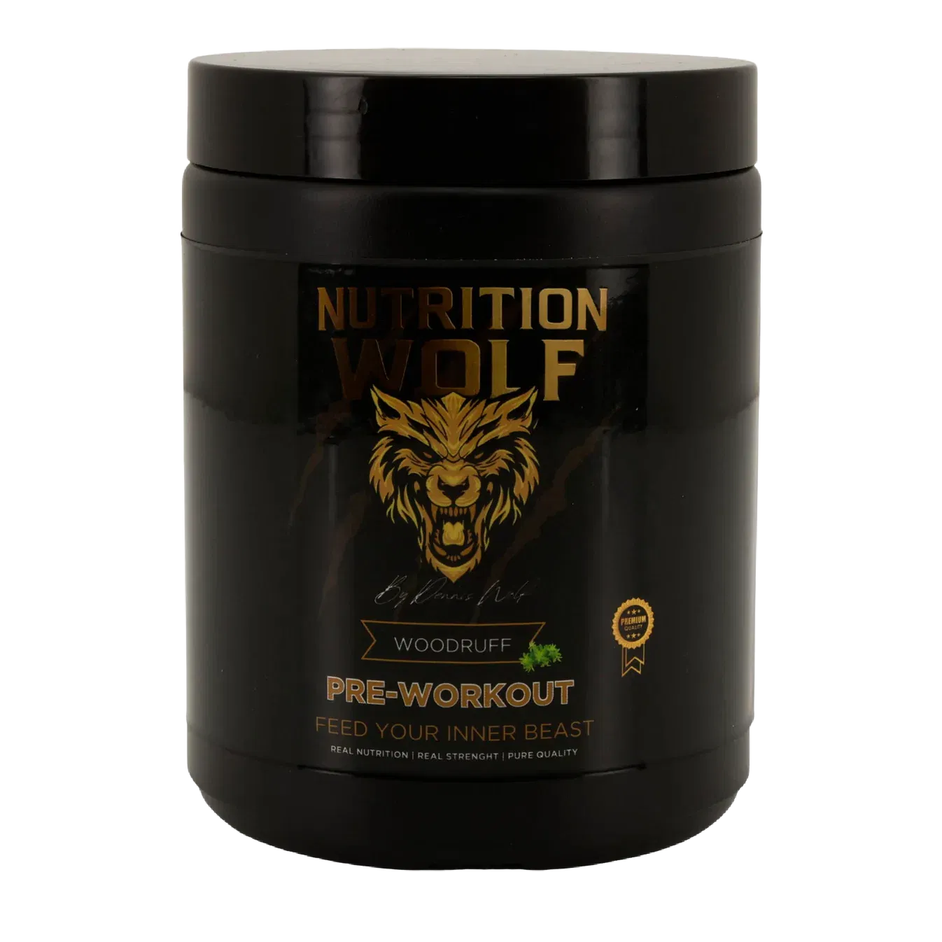 Ein schwarzer Behälter mit dem Nahrungsergänzungsmittel Wolf Pre-Workout mit einem goldenen Wolfslogo und -text, der Geschmacksrichtung Woodruff und dem Slogan Feed your inner beast auf dem Etikett.